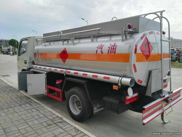 东风5吨小型油罐车加油车